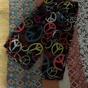 LuLaRoe leggings size t/c (tall and curvy)